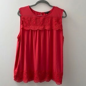 Coral tank with lace